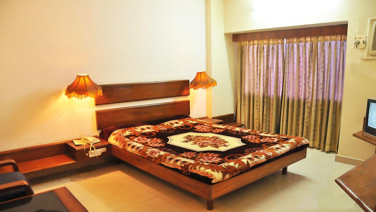 Balajee Palace Hotel Hyderabad Exterior photo