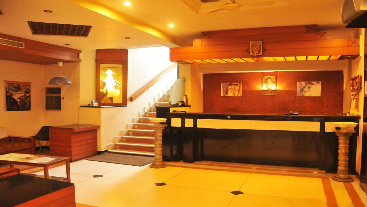 Balajee Palace Hotel Hyderabad Exterior photo