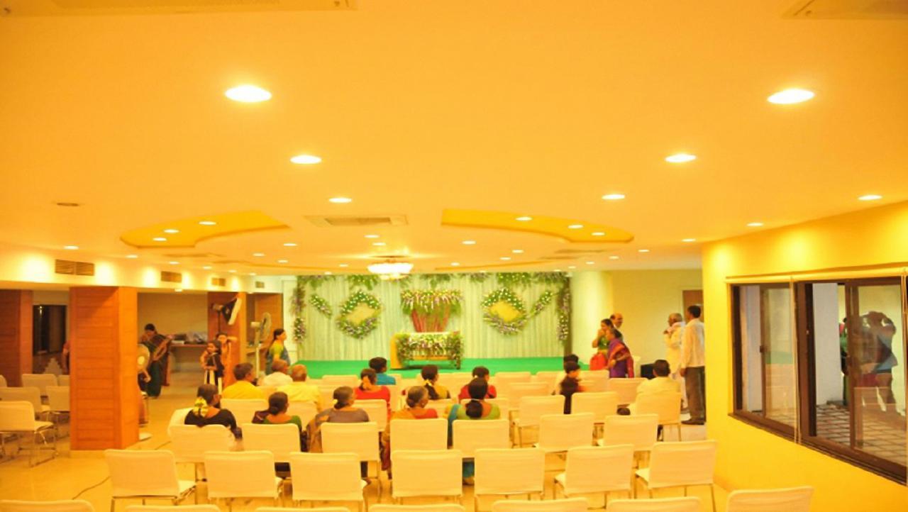Balajee Palace Hotel Hyderabad Exterior photo